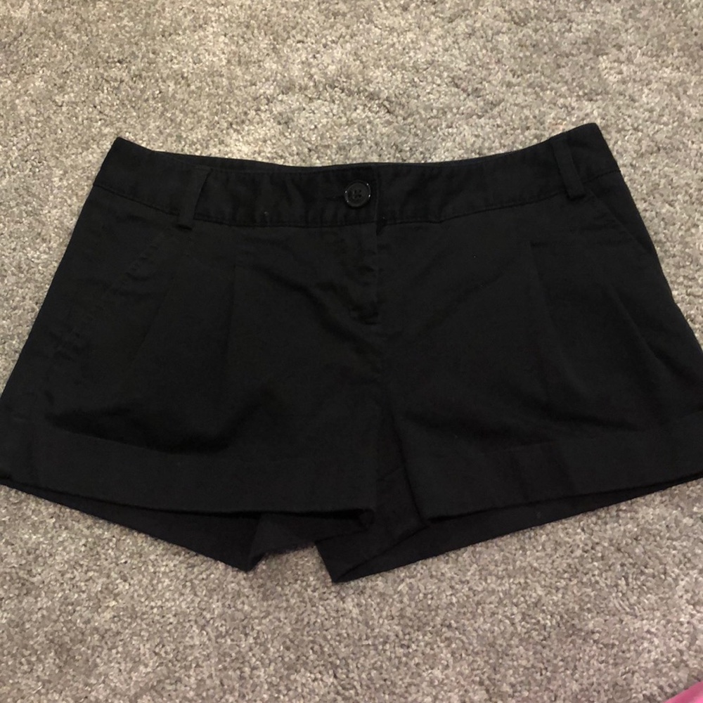 Express pleated shorts